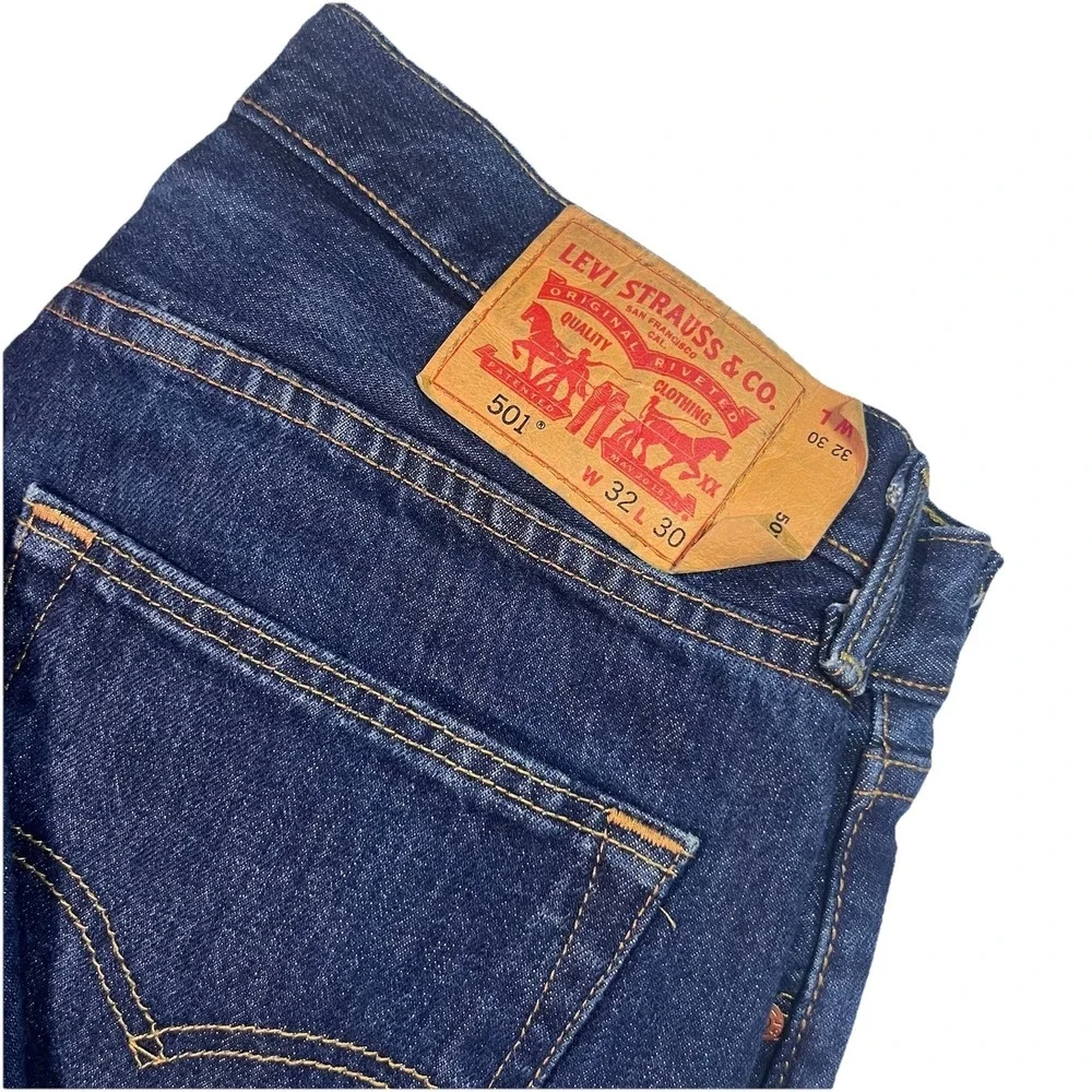 Levis 501‎ Jeans Mens 32x30 Blue Button Fly Denim Pants Classic Wash 100% Cotton